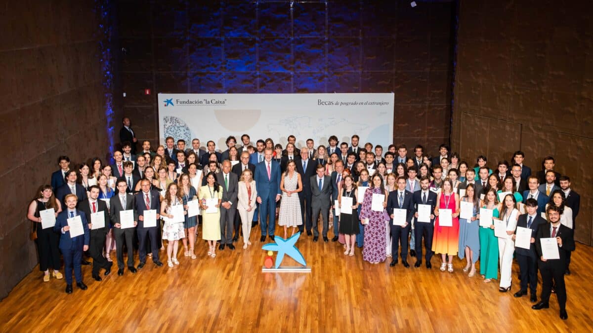 Los Reyes entregan las becas de posgrado Fundación la “Caixa”