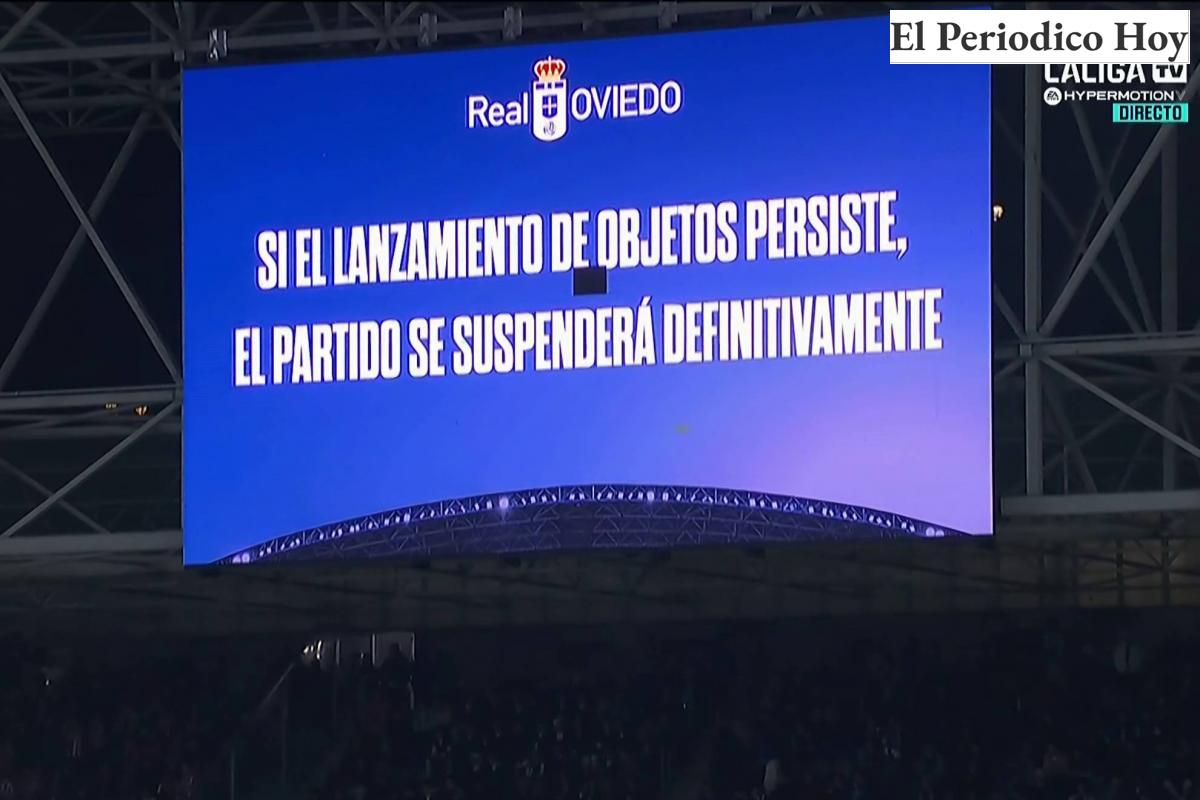 Incidente en el Derbi asturiano: El Oviedo y el Sporting se interrumpen por lanzamientos de objetos